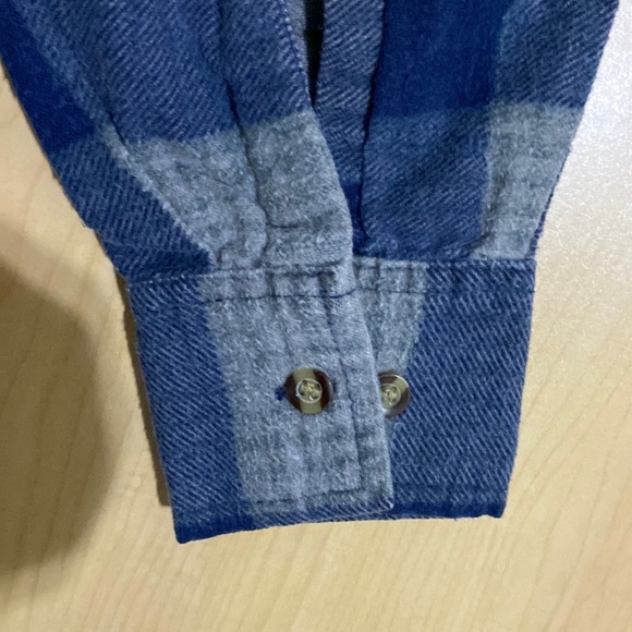 Men's Plaid Flannel Button-down Shirt - Picture 7 of 10